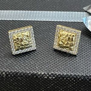 18kt gold diamond earrings with screw on back piece